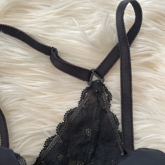 Adore me black criss cross back lacy detailed bra sz 34B front clasp padded - Picture 6 of 17